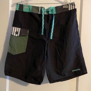 Patagonia M’s Patch Pocket Wavefarer Board Shorts Size 32